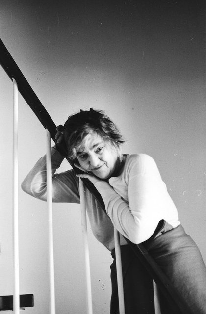 Photograph_of_Etel_Adnan_by_Simone_Fattal